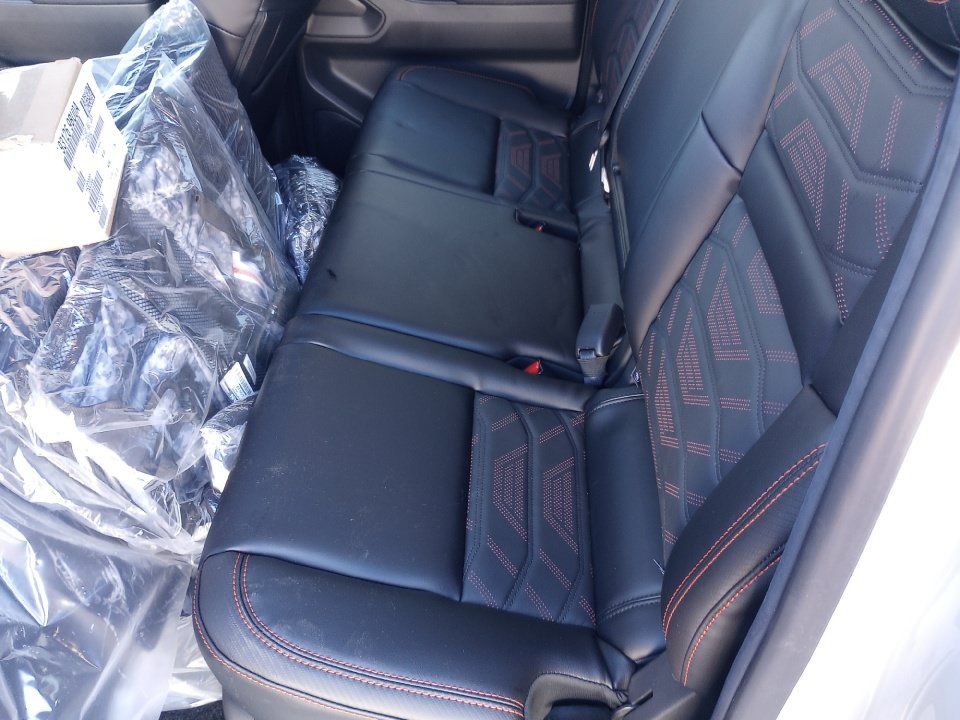 Used 2025 Nissan Frontier PRO-4X w/ Pro Premium Package AWD/4WD image 13