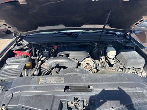 Used 2007 Chevrolet Suburban 2500 LT w/ LT Preferred Equipment Group AWD/4WD image 23