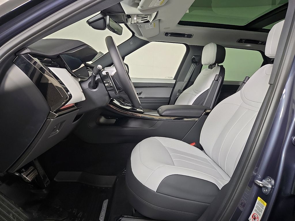 New 2026 Land Rover Range Rover Sport Dynamic SE AWD/4WD image 10