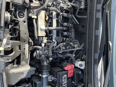 Used 2021 Nissan Kicks S FWD image 17