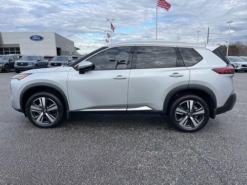 Used 2023 Nissan Rogue SL w/ SL Premium Package image 8