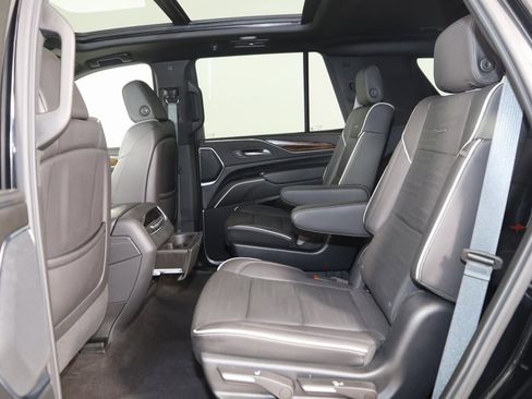 Used 2023 Cadillac Escalade Premium Luxury image 52