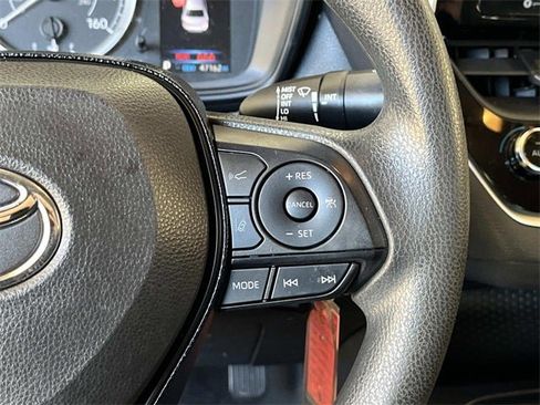 Used 2021 Toyota Corolla LE image 25