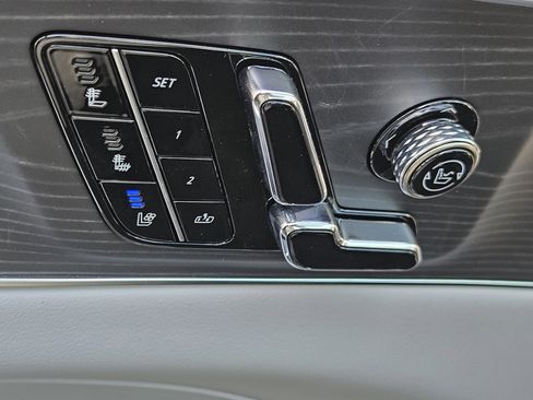 New 2025 Cadillac Lyriq Luxury image 21