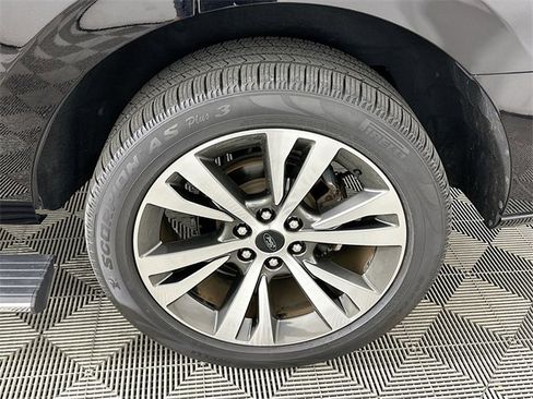 Used 2021 Ford Expedition Platinum image 24