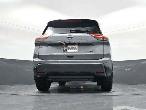 Used 2025 Nissan Rogue SL w/ SL Premium Package image 20