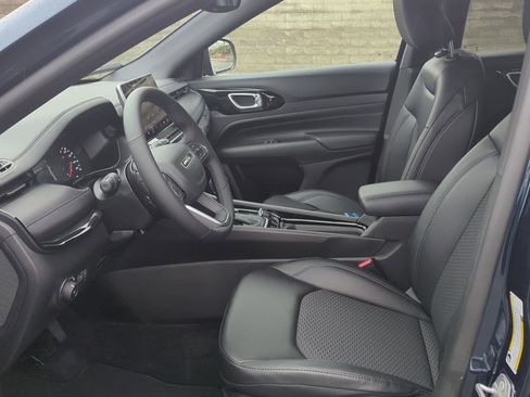 New 2026 Jeep Compass Latitude image 12