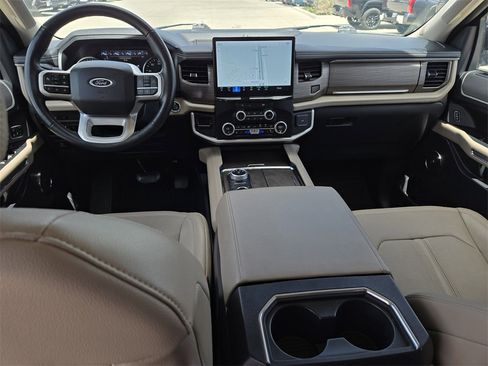 Used 2024 Ford Expedition Limited image 22