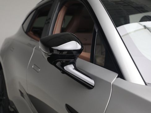 New 2026 Aston Martin DBX S image 38