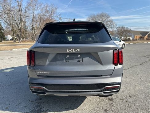 Certified 2023 Kia Sorento S w/ Panoramic Sunroof Package image 6