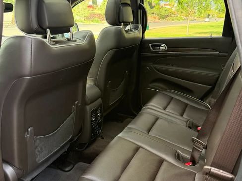 Used 2018 Jeep Grand Cherokee Overland AWD/4WD image 13