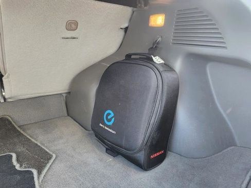 Used 2014 Nissan Leaf SV image 26