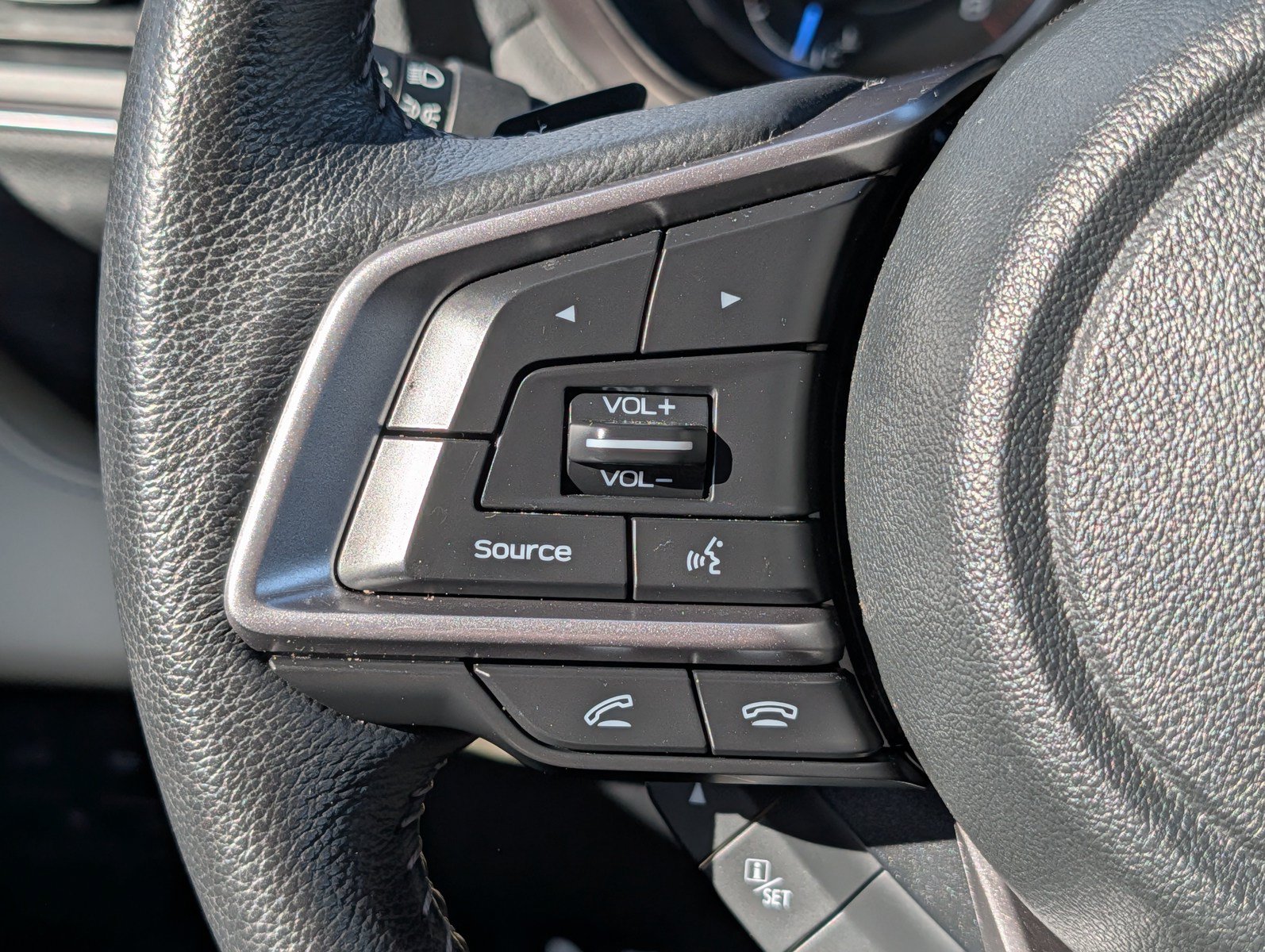 Used 2022 Subaru Ascent Limited AWD/4WD image 26