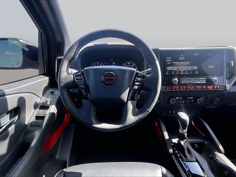 Certified 2025 Nissan Frontier PRO-4X w/ Pro Premium Package AWD/4WD image 6