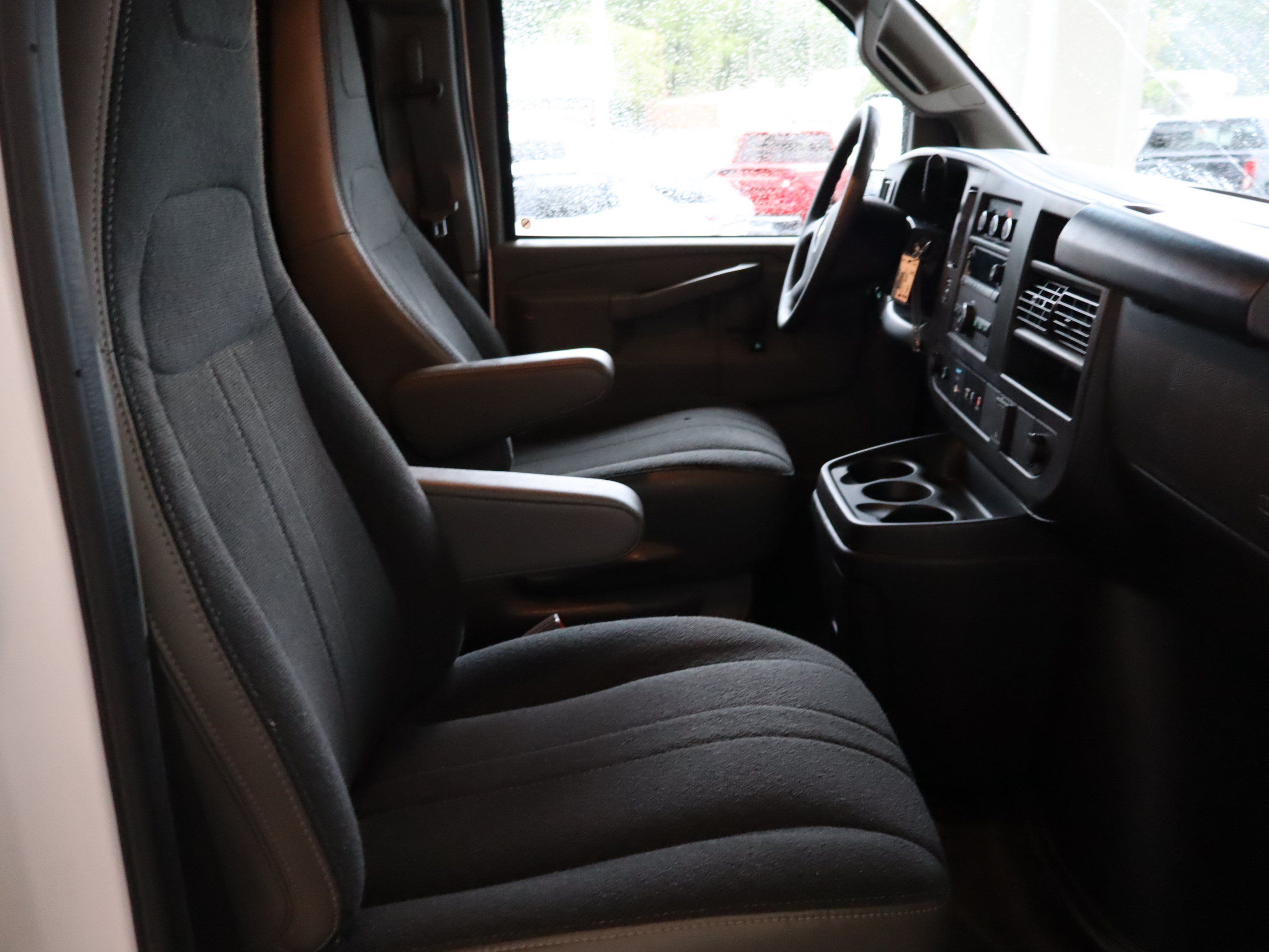 Used 2025 Chevrolet Express 3500 LT w/ LT Preferred Equipment Group RWD image 29