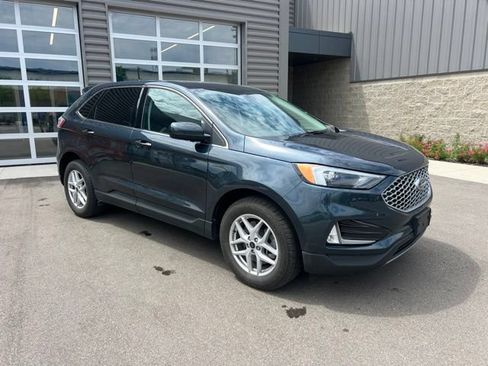 Used 2024 Ford Edge SEL w/ Convenience Package AWD/4WD image 3