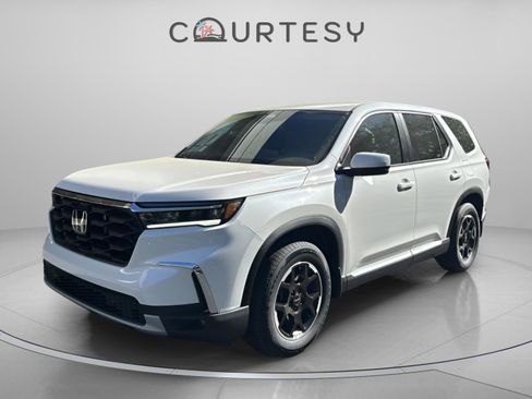 Used 2025 Honda Pilot EX-L image 2