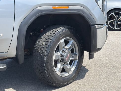 Used 2025 GMC Sierra 2500 SLE w/ SLE Value Package; AWD/4WD image 5