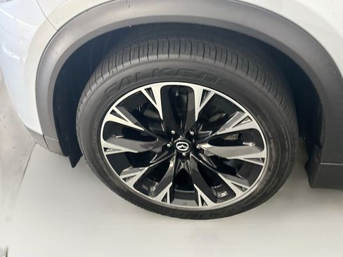 Used 2024 MAZDA CX-90 Plug-In Hybrid w/ Premium Plus AWD/4WD image 11