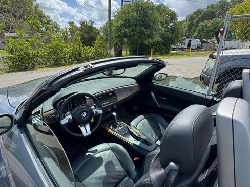 Used 2008 BMW Z4 3.0i RWD image 14
