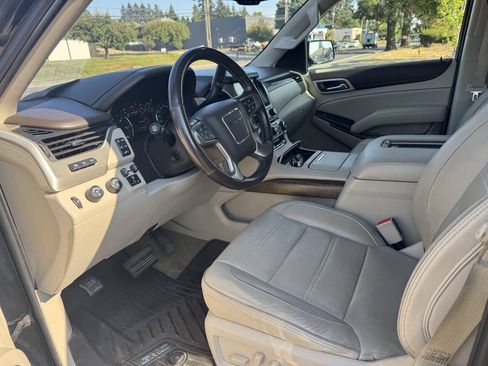 Used 2018 GMC Yukon Denali w/ Denali Ultimate Package AWD/4WD image 10
