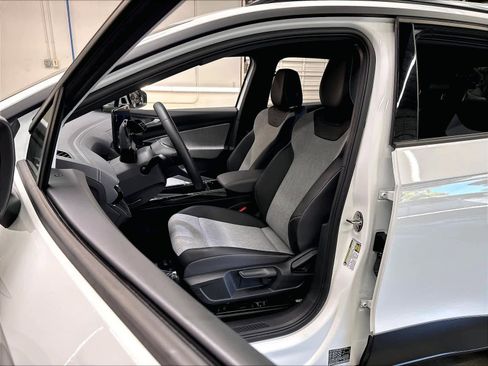 Used 2023 Volkswagen ID.4 Pro AWD/4WD image 24