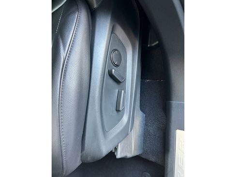 Used 2024 Ford Explorer Limited image 24