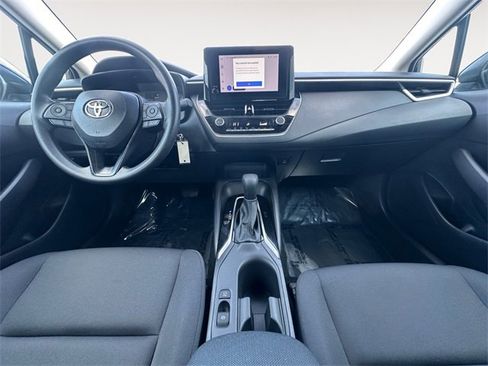 Used 2025 Toyota Corolla LE image 10