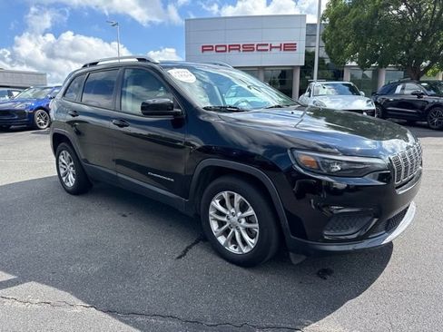 Used 2021 Jeep Cherokee Latitude FWD image 1