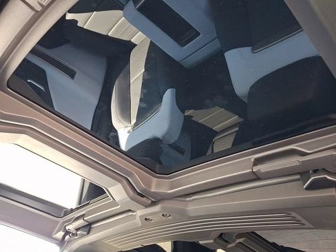 Used 2025 GMC Hummer EV 3X AWD/4WD image 17