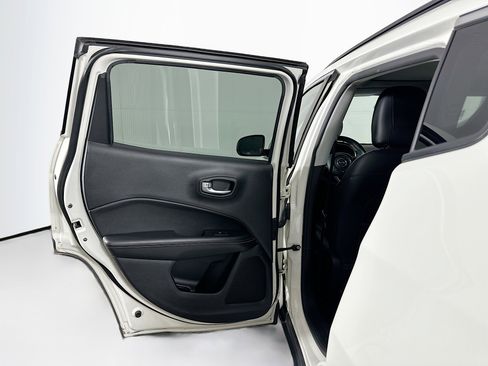 Used 2018 Jeep Compass Latitude w/ Popular Equipment Group image 25