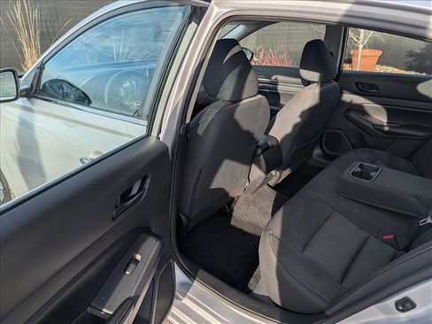 Used 2024 Nissan Altima 2.5 SV image 23