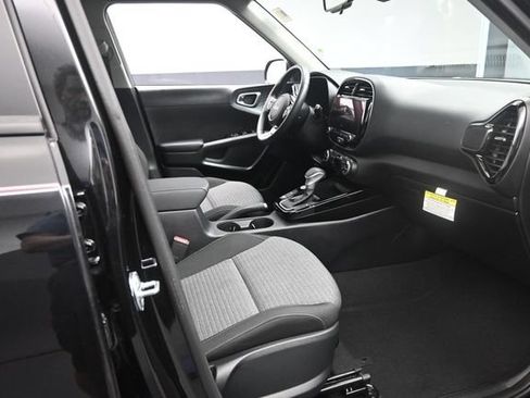 Used 2025 Kia Soul EX FWD image 27