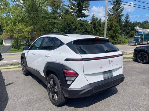 Used 2024 Hyundai Kona SEL w/ Convenience Package AWD/4WD image 3