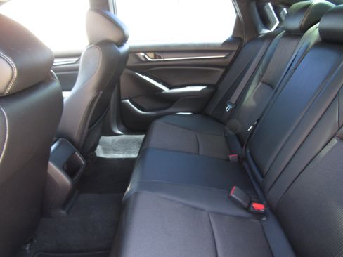 Used 2020 Honda Accord Sport image 12
