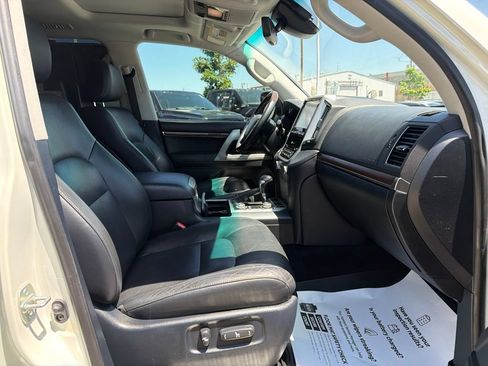 Used 2016 Toyota Land Cruiser AWD/4WD image 12