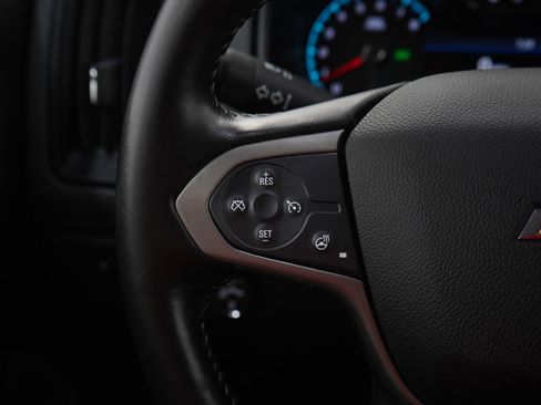 Used 2019 Chevrolet Colorado Z71 w/ Z71 Midnight Edition AWD/4WD image 26