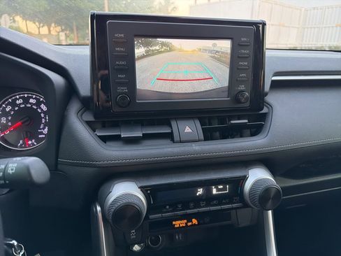 Used 2019 Toyota RAV4 LE image 11