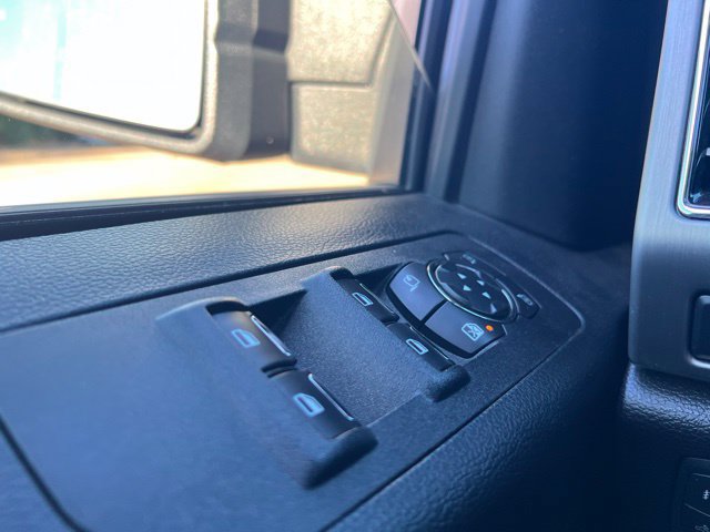 Used 2019 Ford F150 Platinum w/ Equipment Group 701A Luxury AWD/4WD image 24
