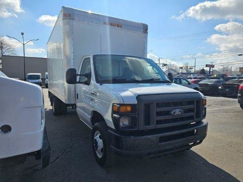 Used 2016 Ford E-350 and Econoline 350 Super Duty w/ Power Windows & Locks Group RWD image 4