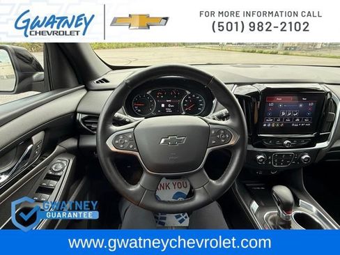 Used 2023 Chevrolet Traverse RS FWD image 16