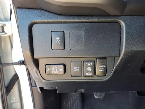 Used 2022 Toyota Tacoma TRD Sport w/ Technology Package AWD/4WD image 19