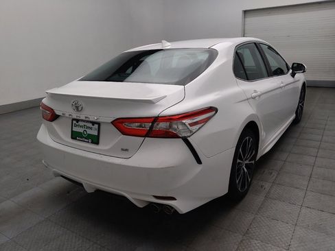 Used 2020 Toyota Camry SE FWD image 9