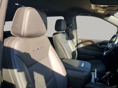 Used 2025 GMC Yukon Denali image 15
