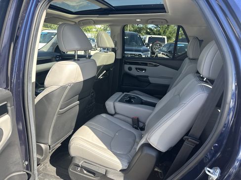 Used 2024 Honda Pilot Touring image 15