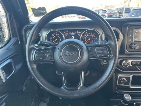 Used 2018 Jeep Wrangler Unlimited Sport image 16