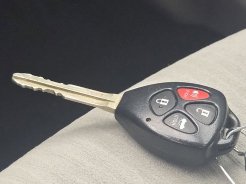 Used 2010 Toyota Corolla FWD image 30