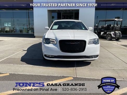 Used 2023 Chrysler 300 S RWD image 8