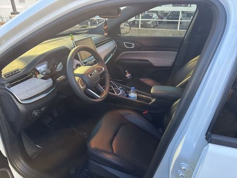 Used 2024 Jeep Compass Latitude w/ Sun and Sound Group image 12