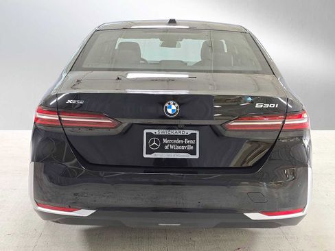 Used 2025 BMW 530i xDrive image 4